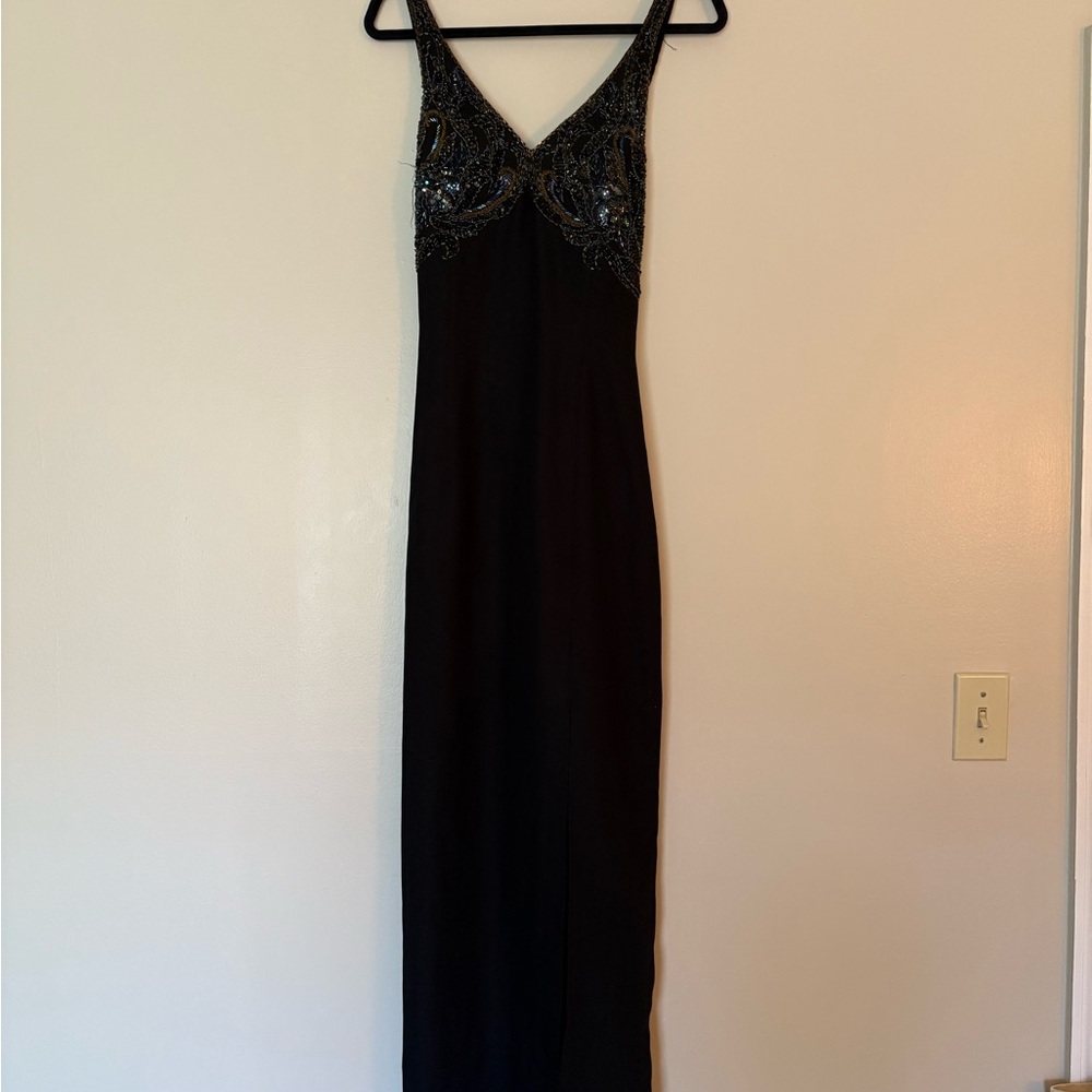 Elegant Black Maxi Dress with Beaded Detailing